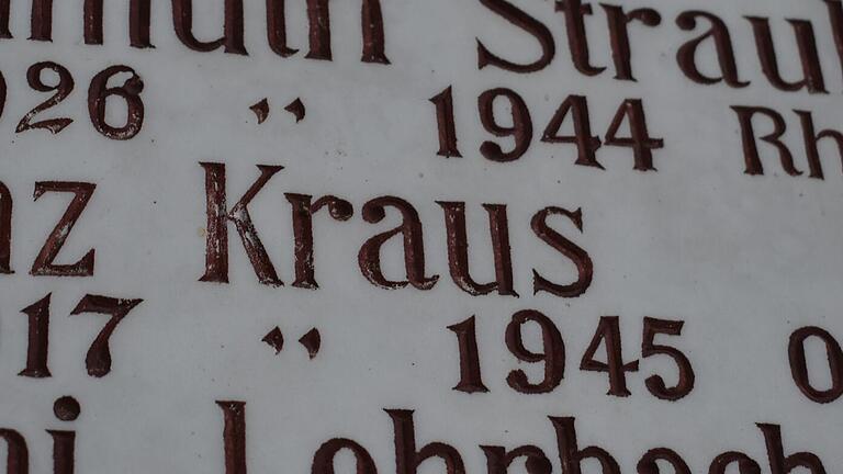 Der Soldat Franz Kraus ist auf dem Kriegerdenkmal von Niederlauer unter den Gefallenen vermerkt. Als Sterbeort ist 'Oberfranken' angegeben. Der Soldat Franz Kraus ist auf dem Kriegerdenkmal von Niederlauer unter den Gefallenen vermerkt. Als Sterbeort ist 'Oberfranken' angegeben.