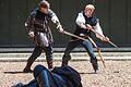 Kampfszene: Robin Hood (Marius Mergenthal) im Kampf mit Guy von Gisborn (Johannes Gessner).