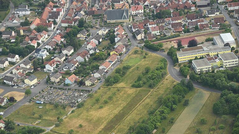 Hier liegt das Baugebiet Messingheilfeld des Marktes Helmstadt. Hier liegt das Baugebiet Messingheilfeld des Marktes Helmstadt.