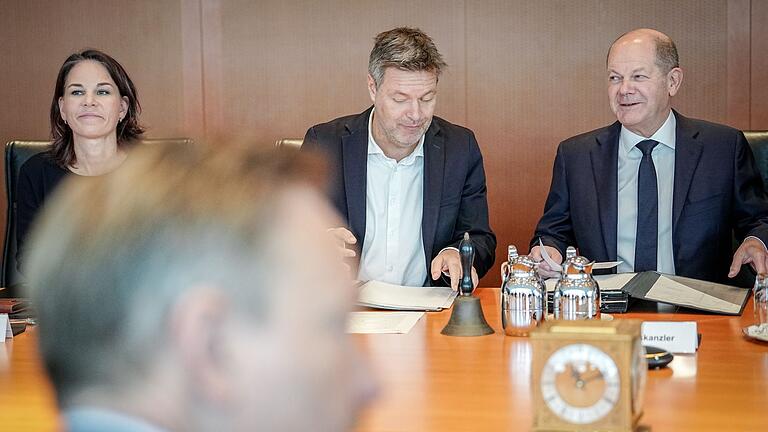 Bundeskabinett.jpeg - Das Bundeskabinett hat nach dem Karlsruher Haushaltsurteil einen Nachtragshaushalt für 2023 beschlossen. Bundeskabinett.jpeg - Das Bundeskabinett hat nach dem Karlsruher Haushaltsurteil einen Nachtragshaushalt für 2023 beschlossen.