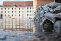 Sandsäcke gegen die Flut: Was kann man tun, damit es in Städten und Gemeinden bei Unwettern gar nicht zur Katastrophe kommt? Das Bild zeigt die Donau in der Regensburger Altstadt.