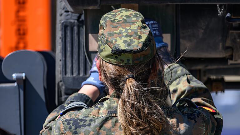 Heimatschutzübung National Guardian - Oberlausitz       -  Frauen sind bei der Bundeswehr in der Minderheit.