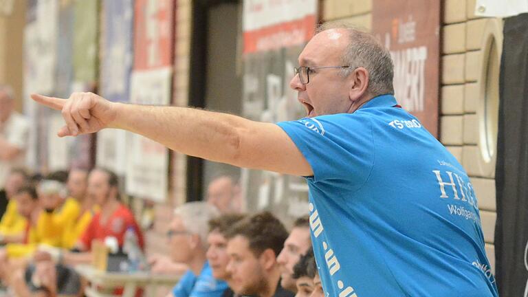 Engagiert an seiner früheren und auch künftigen Wirkungsstätte: Bernd Becker, Trainer des TSV Rothenburg, der in der kommenden Saison den TSV Lohr betreuen wird. Engagiert an seiner früheren und auch künftigen Wirkungsstätte: Bernd Becker, Trainer des TSV Rothenburg, der in der kommenden Saison den TSV Lohr betreuen wird.