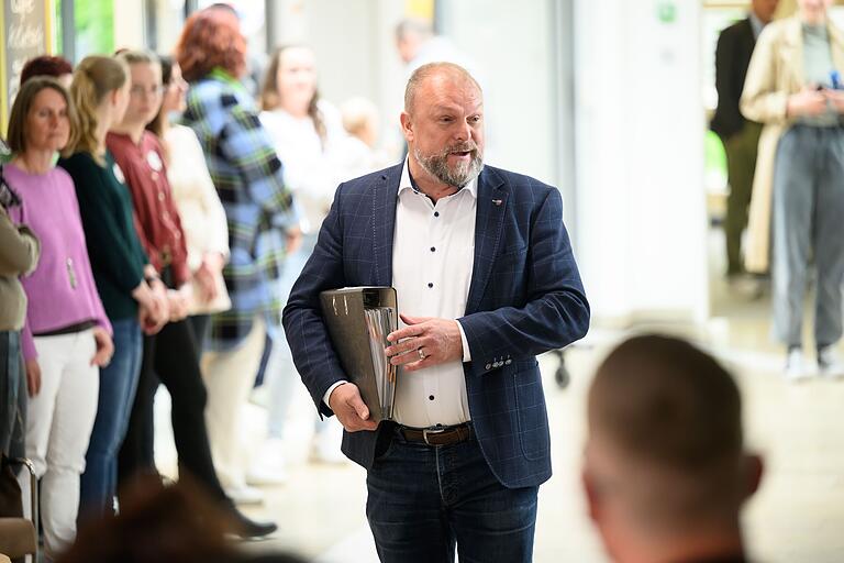 Landrat Thomas Eberth möchte, dass die Kreispolitik durch eine geänderte Unternehmenssatzung mehr Einfluss auf Entscheidungen des Kommunalunternehmens bekommt. Landrat Thomas Eberth möchte, dass die Kreispolitik durch eine geänderte Unternehmenssatzung mehr Einfluss auf Entscheidungen des Kommunalunternehmens bekommt. 