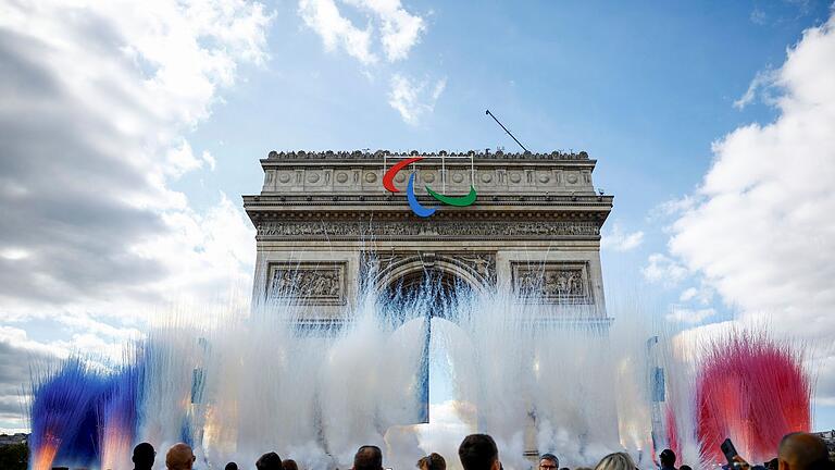 Paris verabschiedet Olympische Sommerspiele       -  Mit einem Fest hat Paris sich von den Olympischen Spielen und den Paralympics verabschiedet.