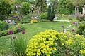 Im Frühling fallen im Garten die ersten Aufgaben an. Wir haben neun Garten-Tipps für das Frühjahr gesammelt, mit deren Umsetzung Hobbygärtnerinnen und Hobbygärtner bereits jetzt anfangen können.