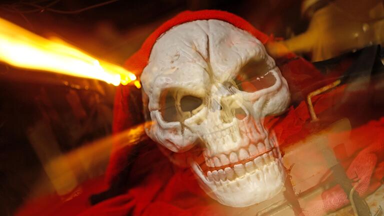 Halloween.jpeg       -  Halloween-Zeit ist Kostüm-Zeit. Allerdings ist dabei Vorsicht geboten, denn es gibt Kostüme, die verboten sind.