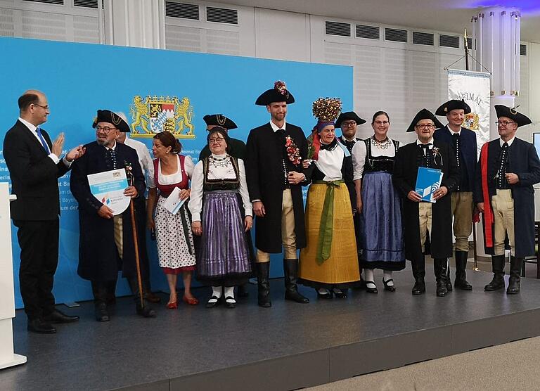 Auszeichnung durch Staatsminister Albert Füracker. Auszeichnung durch Staatsminister Albert Füracker.
