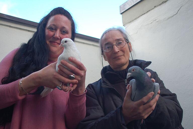 Ganz frisch am Start: Jasmin Poyotte hat im März die Initiative Stadttaubenhilfe White Angels ins Leben gerufen, unterstützt wird sie dabei auch von Nadine Hoffmann-Voigt von der Stadttaubenhilfe Unterfranken