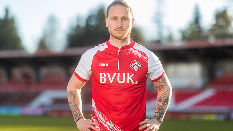 Kickers-Neuzugang Marvin Stefaniak spricht über Ziele, das 'richtige' Franken und Lewandowski. Kickers-Neuzugang Marvin Stefaniak spricht über Ziele, das 'richtige' Franken und Lewandowski.