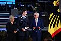 Verleihung Silbernes Lorbeerblatt       -  Schwimm-Olympiasieger Lukas Märtens wird von Bundespräsident Frank-Walter Steinmeier und Bundesinnenministerin Nancy Faeser mit dem Silberenen Lorbeerblatt ausgezeichnet.