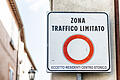 ZTL.jpeg       -  Wer in Italien dieses Schild sieht, sollte lieber nicht in die jeweilige Straße fahren, wenn er keine Genehmigung dafür hat.
