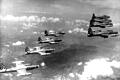 21648015.jpeg       -  Ein Krieg, der die Welt an den Rand des Abgrunds brachte: US-Kampfjets fliegen über die koreanische Halbinsel. Der Koreakrieg wurde am 25. Juni 1950 durch den Einmarsch nordkoreanischer Truppen in Südkorea ausgelöst.  Er endete vor 70 Jahren mit einem Waffenstillstand.