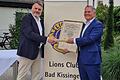 „Lions- Präsidenten- Staffelübergabe“: Lars Streiberger (links) übergibt das Amt des Lions-Präsidenten an Horst Waldner.       -  „Lions- Präsidenten- Staffelübergabe“: Lars Streiberger (links) übergibt das Amt des Lions-Präsidenten an Horst Waldner.