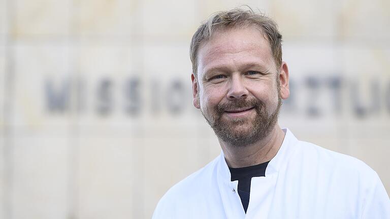 Dr. Matthias Held, Ärztlicher Direktor am Klinikum Würzburg Mitte, schildert in seinem Tagebuch den Alltag von Ärzten und Pflegerinnen im Umgang mit der Pandemie. Dr. Matthias Held, Ärztlicher Direktor am Klinikum Würzburg Mitte, schildert in seinem Tagebuch den Alltag von Ärzten und Pflegerinnen im Umgang mit der Pandemie.
