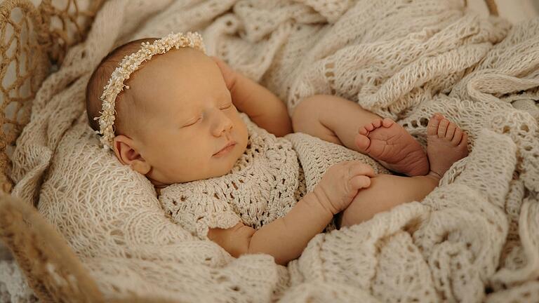Paula, ein glückliches und zufriedenes Baby. Paula, ein glückliches und zufriedenes Baby.
