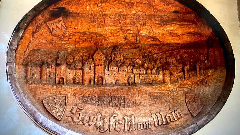Adam Muck war ein sehr heimatverbundener Weinliebhaber – was in seinen Werken nicht zu übersehen ist. Am 10. Februar eröffnet in Sulzfeld eine Ausstellung mit seinen Arbeiten.&nbsp;
