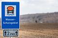 Dieses Schild an der Hettstadter Steige weist auf das Wasserschutzgebiet der Zeller Quellen hin. Geplant ist die Ausweitung des Schutzgebiets.&nbsp;&nbsp;