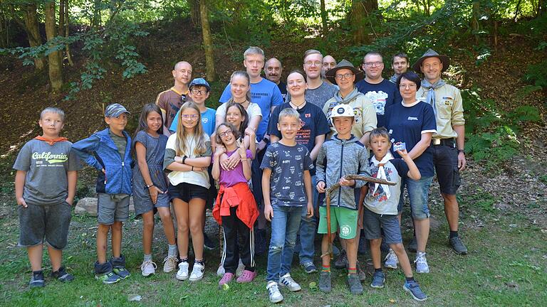 Die Partensteiner Pfadfinder im diesjährigen Sommerzeltlager.
