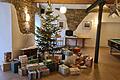 Siemens-Mitarbeiter*innen beschenkten Bewohner der Wohnungslosenhilfe des Heimathof Simonshof bei der Aktion Wunschweihnachtsbaum mit liebevoll verpackten Geschenken.
