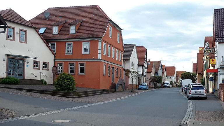 Schnelle Sache: Rund 20 Bürger kamen am Dienstag zum Erörterungstermin in das Hafenlohrer Vereins- und Bürgerhaus Anker in der Hauptstraße – um 15 Uhr war alles gesagt.&nbsp;