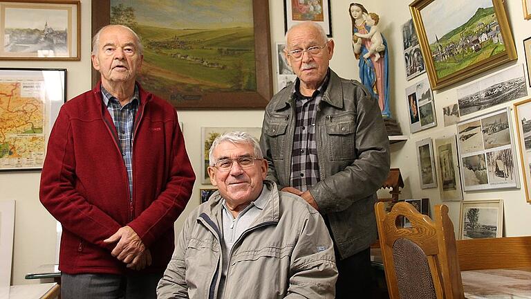 In der Heimatstube der Preßnitzer in Lohr von links Vorsitzender Heinz Müller, Archivar Günther Schipper und zweiter Vorsitzender Erich Enzmann. In der Heimatstube der Preßnitzer in Lohr von links Vorsitzender Heinz Müller, Archivar Günther Schipper und zweiter Vorsitzender Erich Enzmann.