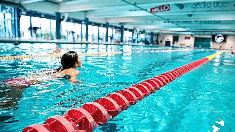 Wolfgang-Adami-Bad       -  Höhere Planungssicherheit für das Adami-Bad: Der Schwimmverein bekommt mehr städtische Zuschüsse.