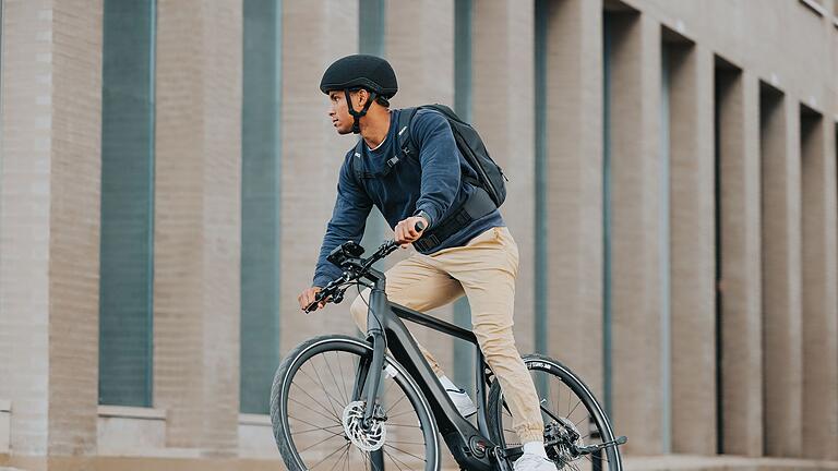 KI erobert E-Bikes mit Bosch-Technik       -  Künstliche Intelligenz kann bei E-Bikes dafür sorgen, dass man mit einem gewünschten Akku-Stand am Ziel ankommt