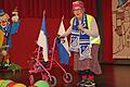 Gespickt mit Lokalkolorit und 'mit Flugzeugen rund um die Eierstöcke' trainierte Daniela Schlötters mit dem Rollator.