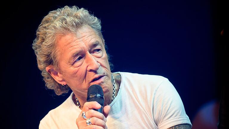 Peter Maffay - In Sachen Top-Alben unangefochtener Star in Deutschland: der Musiker Peter Maffay. (Archivbild) Peter Maffay - In Sachen Top-Alben unangefochtener Star in Deutschland: der Musiker Peter Maffay. (Archivbild)