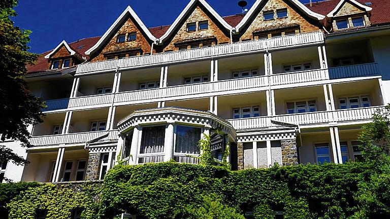 Kulisse einer legendären Fernsehserie: Die Schwarzwaldklinik, bald ein Kurhaus. Kulisse einer legendären Fernsehserie: Die Schwarzwaldklinik, bald ein Kurhaus.