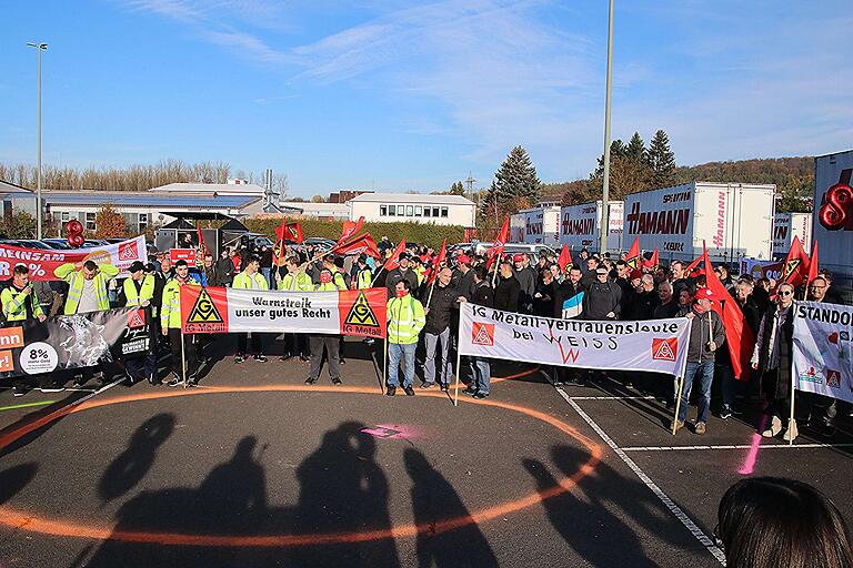 Mitarbeiterinnen und Mitarbeiter der Firma Weiss aus Maroldsweisach unterstützten die Angestellten von Valeo aus Ebern. Mitarbeiterinnen und Mitarbeiter der Firma Weiss aus Maroldsweisach unterstützten die Angestellten von Valeo aus Ebern.