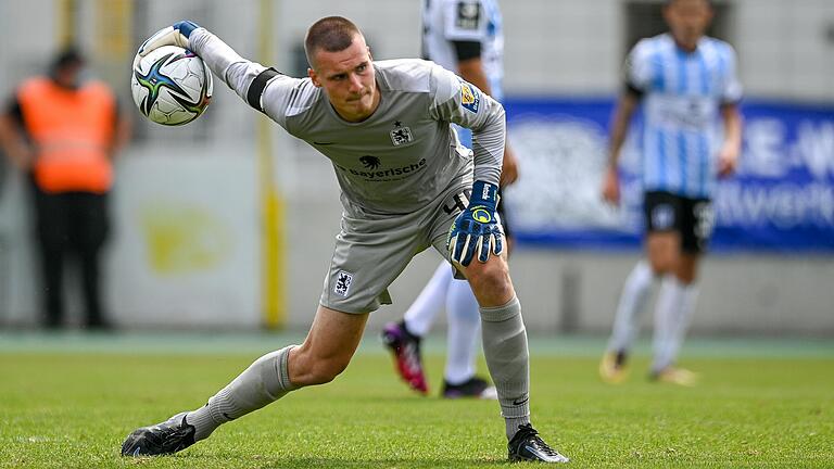 Löwen-Torhüter Tom Kretzschmar wirft ab: In der ersten BFV-Hauptrunde im bayerischen Toto-Pokal gastiert der TSV 1860 München an diesem Mittwoch, 11. August, beim SV Birkenfeld. Beim Fußball-Kreisligisten aus dem Landkreis Main-Spessart laufen die Planungen auf Hochtouren.