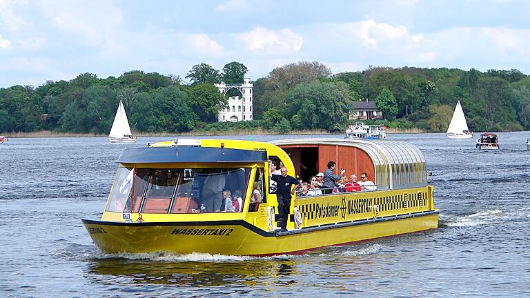 In Brandenburg gibt es schon ÖPNV auf dem Wasser: das Potsdamer Wassertaxi im Einsatz.&nbsp;