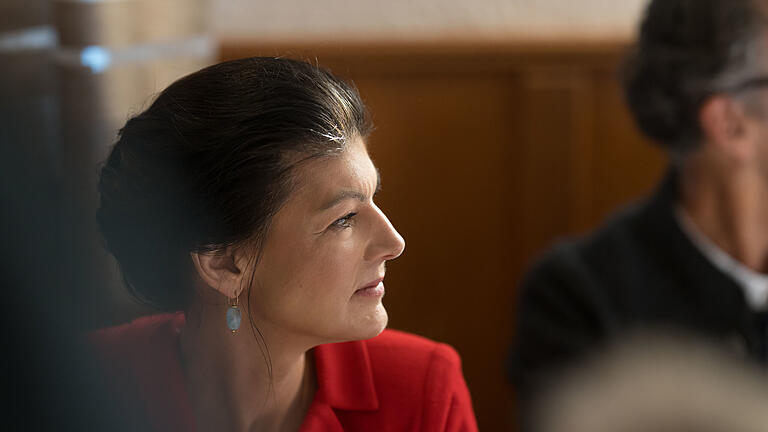 Politischer Aschermittwoch - Bündnis Sahra Wagenknecht.jpeg       -  Sahra Wagenknecht trat in einem Gasthaus in Passau erstmals für ihre neu gegründete eigene Partei BSW beim Politischen Aschermittwoch auf.