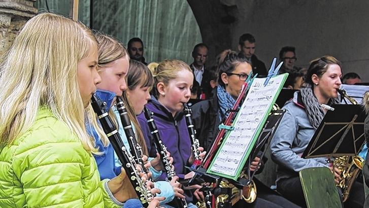 Erfrischender Musiknachwuchs: das Jugendorchester Hofheim, das ebenso begeisterte wie andere junge Musiker.