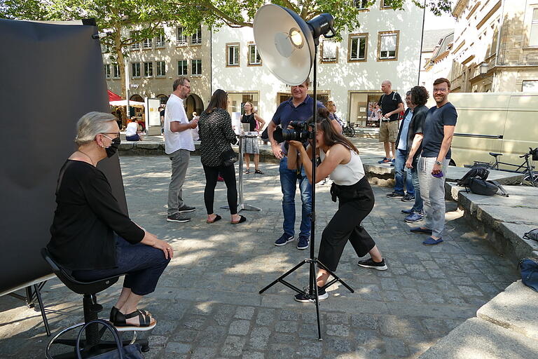 Am Gabelmann-Brunnen gab es ein besonderes Fotoshooting samt Spendensammlung für die Kulturszene.