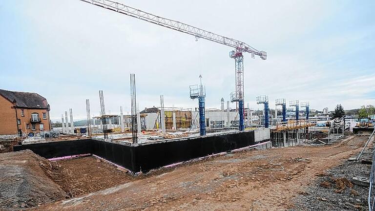 An der Nürnberger Straße in Würzburg wird derzeit an einer Außenstelle des Landratsamts gebaut, in die das Jobcenter Anfang kommenden Jahres umziehen will.