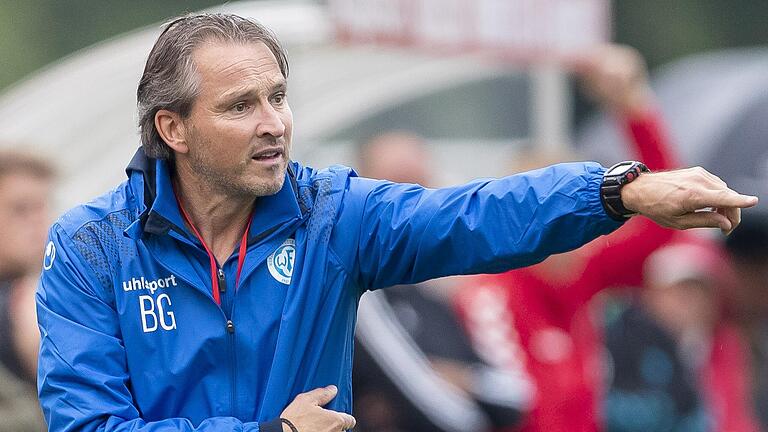 Handlungsbedarf hatte Trainer Berthold Göbel zur Halbzeit in Ammerthal gesehen. Danach lief es zwar besser für den Würzburger FV, das erste Spiel der neuen Bayernliga-Saison ging aber trotzdem verloren. (Archivfoto).