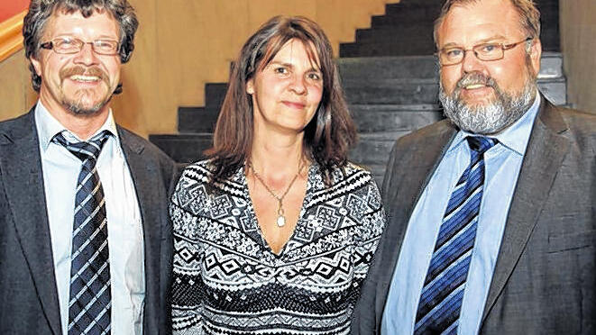 Die Spitze des ULLV: Vorsitzender Gerhard Bleß und seine Stellvertreter Ingrid Otto und Helmut Schmid (von rechts) Die Spitze des ULLV: Vorsitzender Gerhard Bleß und seine Stellvertreter Ingrid Otto und Helmut Schmid (von rechts)