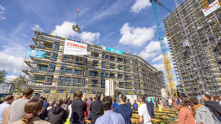 Am Dienstag war Richtfest an der neuen Wohnanlage Lichtblick in der Sanderau.