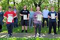 Auf dem Foto von links Eva Krüger (Bildungsbegleitung), Timo Köhler, Harald Waldhäuser (Werkstattleitung), Fabian Münch, Heike Vöge (Fachdienst), Marcel Müller, Michael Schmitt (Betriebsleitung), Marlon Förtsch, Christina Feustel (Bildungsbegleitung).