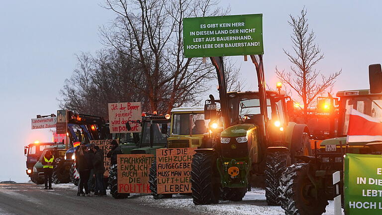 Bauernproteste Augsburg land / Sonderseite.jpeg - Die Bauernproteste könnten in der kommenden Woche weitergehen. Bauernproteste Augsburg land / Sonderseite.jpeg - Die Bauernproteste könnten in der kommenden Woche weitergehen.