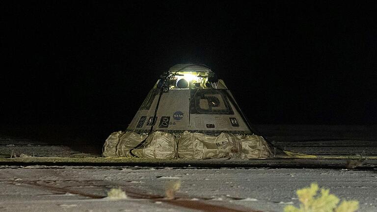 Starliner-Kapsel von Boeing       -  Die &bdquo;Starliner&rdquo;-Kapsel nach der Landung: ohne Menschen darin.