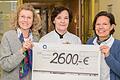 Von links: Dr. Petra Speerschneider (Inhaberin Karmelitenapotheke), Prof. Dr. Christina Kohlhauser-Vollmuth (Chefärztin der Missio Kinderklinik) und Martina Mayer (Karmelitenapotheke)