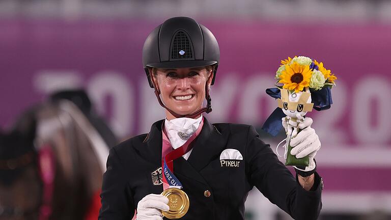 Dressurreiterin von Bredow-Werndl       -  Doppel-Olympiasiegerin Jessica von Bredow-Werndl reitet unter erschwerten Bedingungen in Paris um Gold.