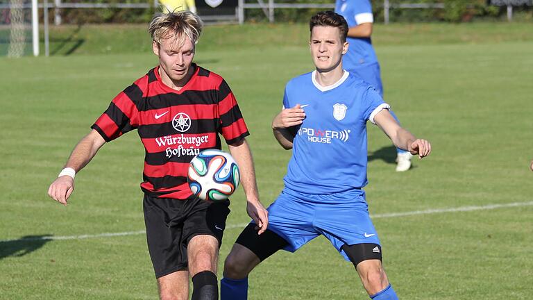 Sebastian Wolf (links) spielte von 2008 bis 2015 für den FC Kirchheim in der Bezirks- und Kreisliga. Danach war er Spielertrainer beim SV Geroldshausen. Zur neuen Saison kehrt Wolf nach Kirchheim zurück (Archivfoto).