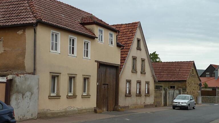 Die alten Häuser in der Kützberger Ortsmitte, die im Winter 2019 abgerissen wurden. Die alten Häuser in der Kützberger Ortsmitte, die im Winter 2019 abgerissen wurden.