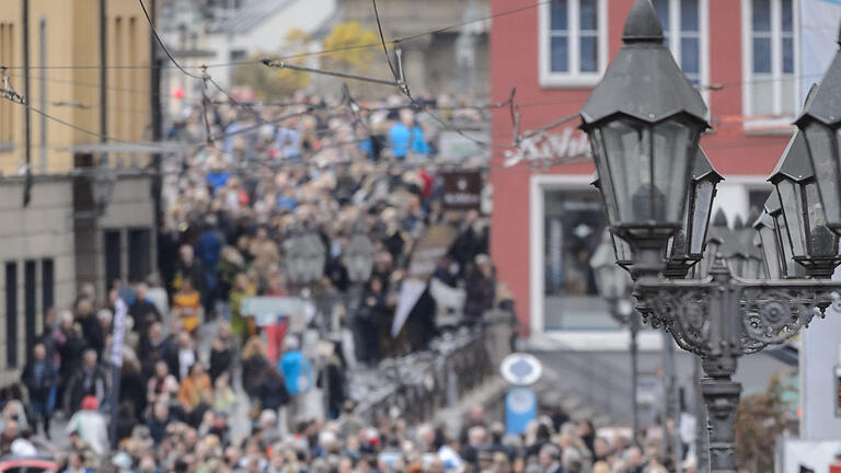 Mantelsonntag       -  Mantelsonntag am 30. Oktober in Würzburg