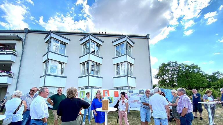 Die Infoveranstaltung zum Neubau des Franziska-Streitel-Altenheims in Mellrichstadt stieß auf reges Interesse bei den Nachbarn.